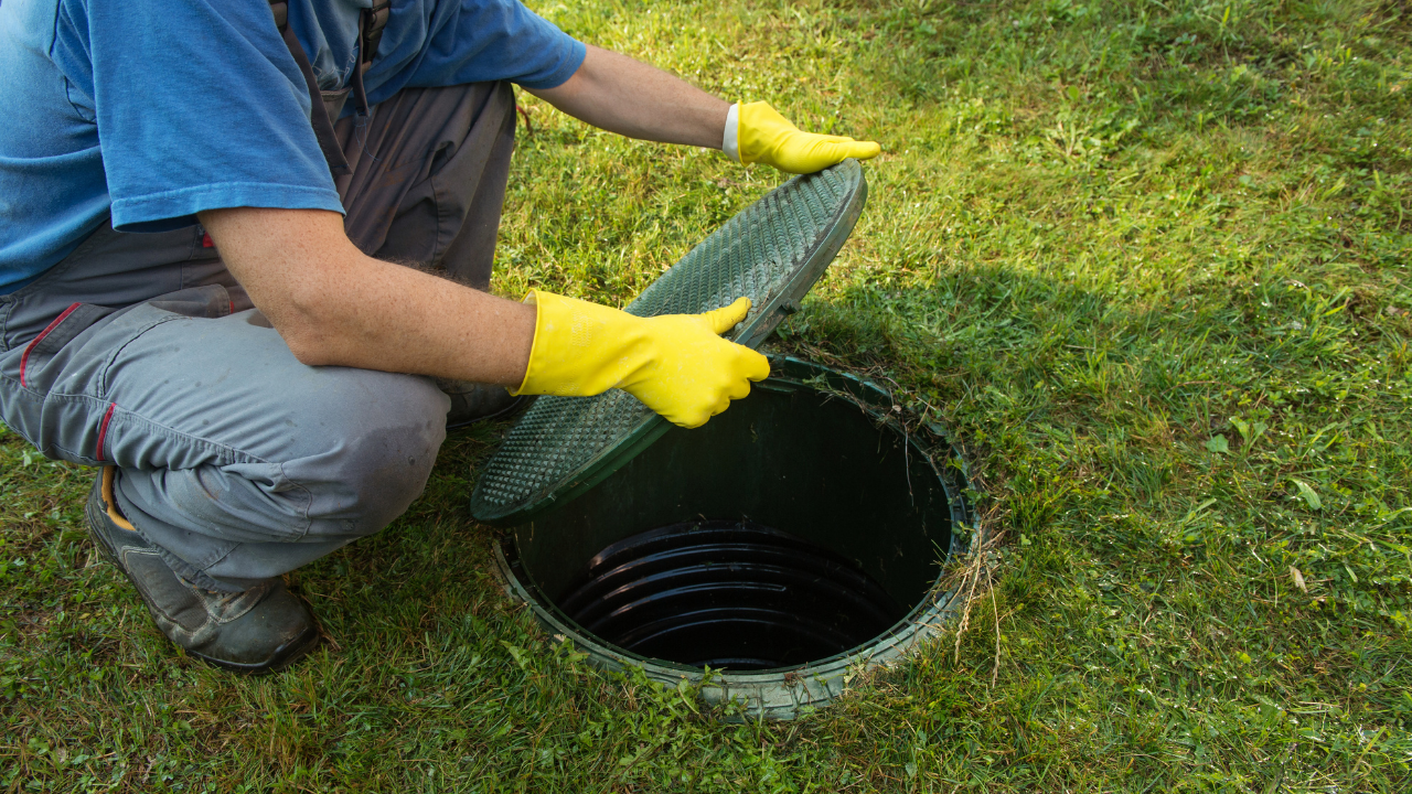 United Septic and Grease: Regular Septic Tank Pumping-image 1